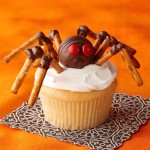 Halloween pretzel spider cupcake