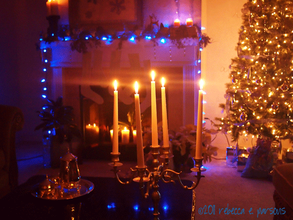 DIY Christmas Decor Vignette #22 ~ Elegantly Sumptuous Luxe 4 Less Candle Scape